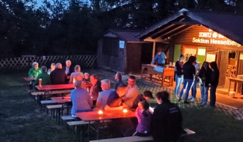Artikelbild zu Artikel Sommerhüttenabend auf dem Hesselberg am 15. August